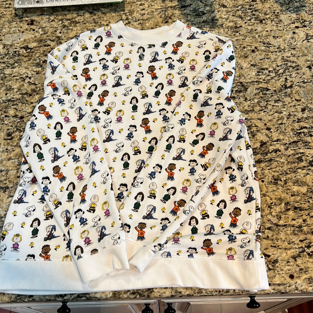 Peanuts sweatshirt